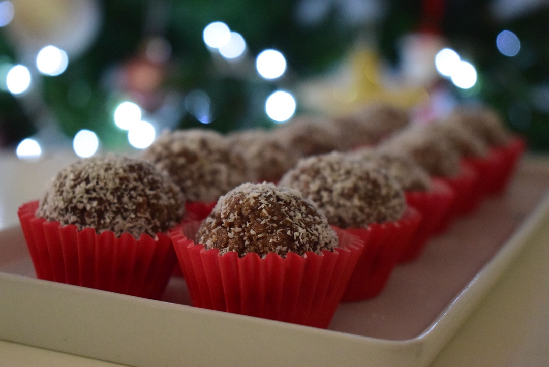 🍫 Chocolate Coconut Balls ! 🥥