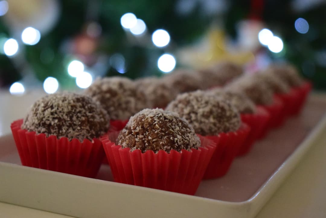 🍫 Chocolate Coconut Balls ! 🥥